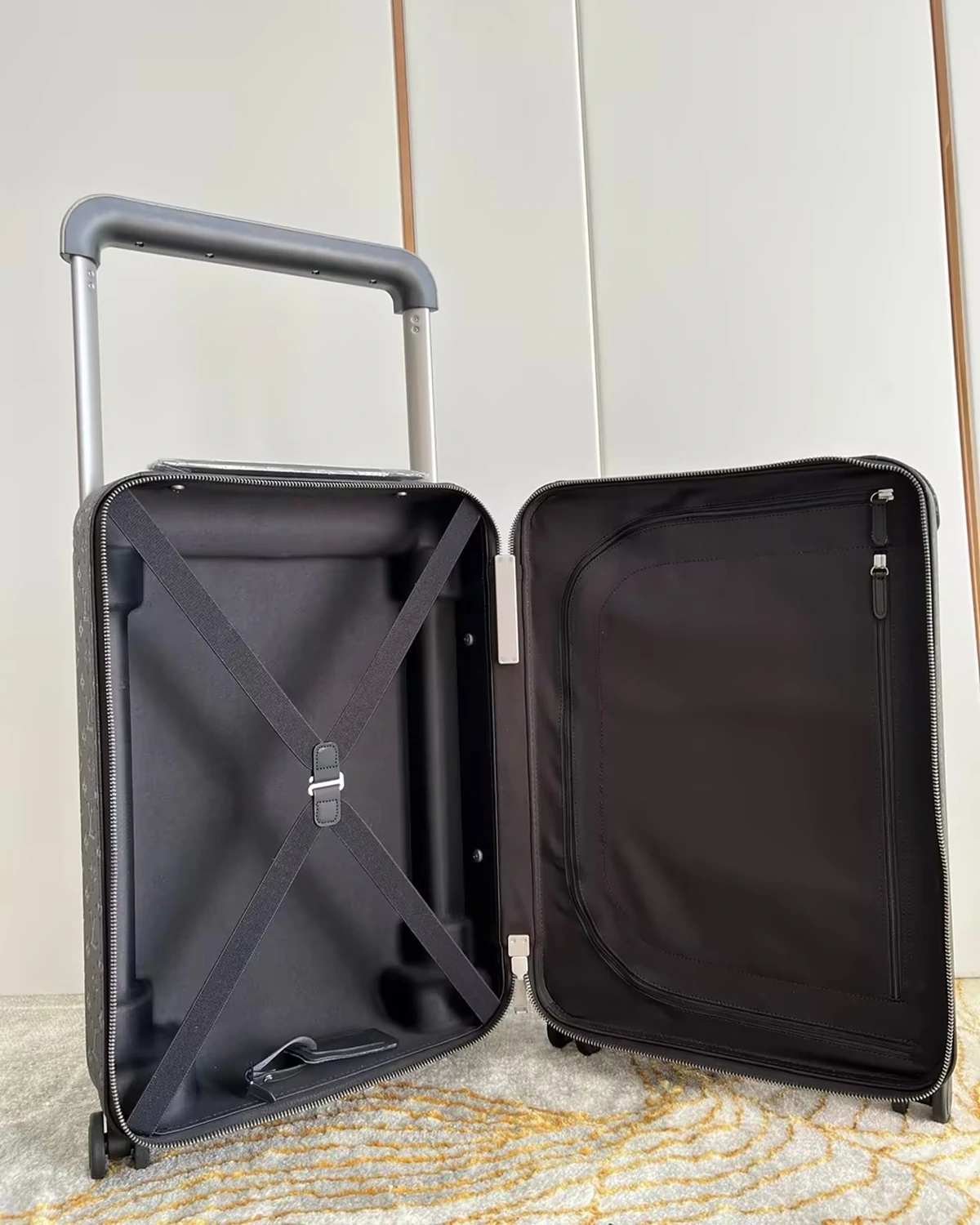 Horizon 55 “Taurillon Monogram leather Black”