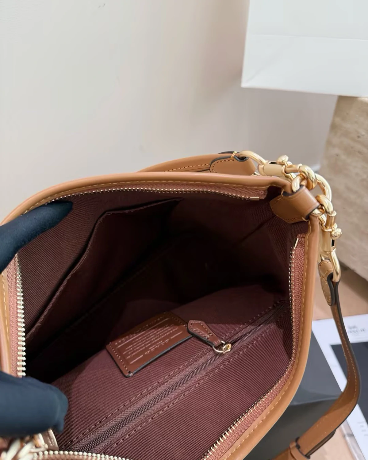 laurel-hobo-shoulder-bag