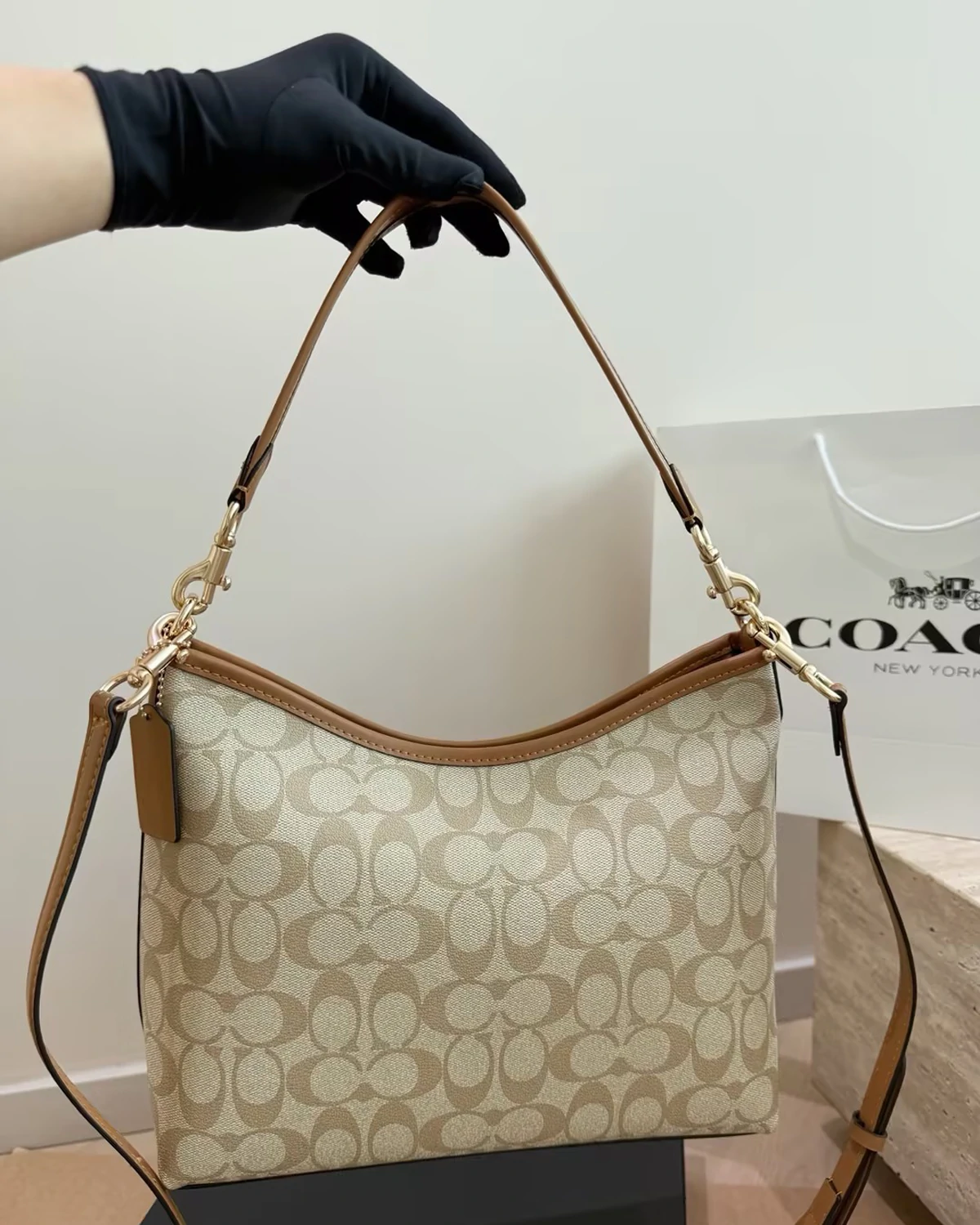 laurel-hobo-shoulder-bag