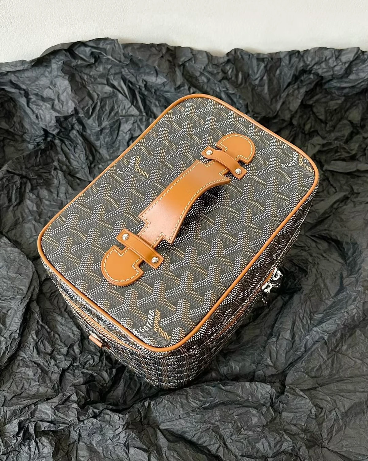 Muse Vanity Case Coated Canvas “Black Gold”