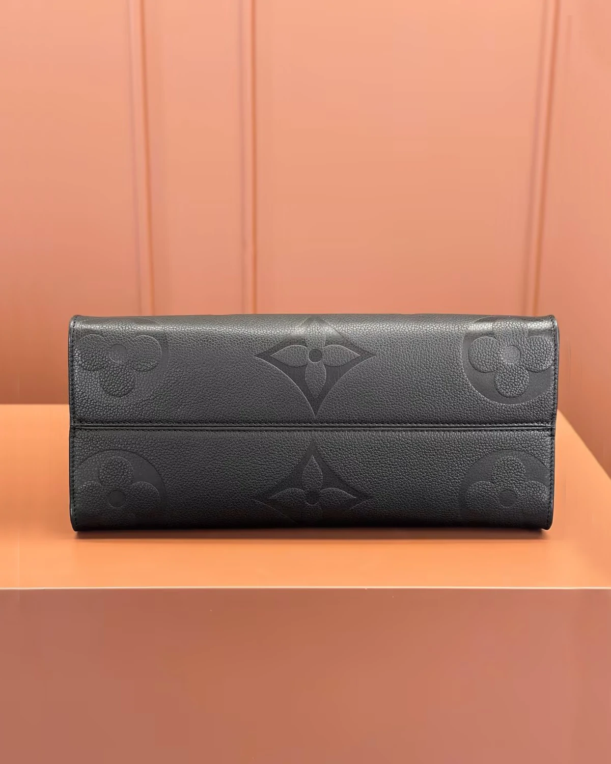 OnTheGo MM “Monogram Empreinte Leather Black”