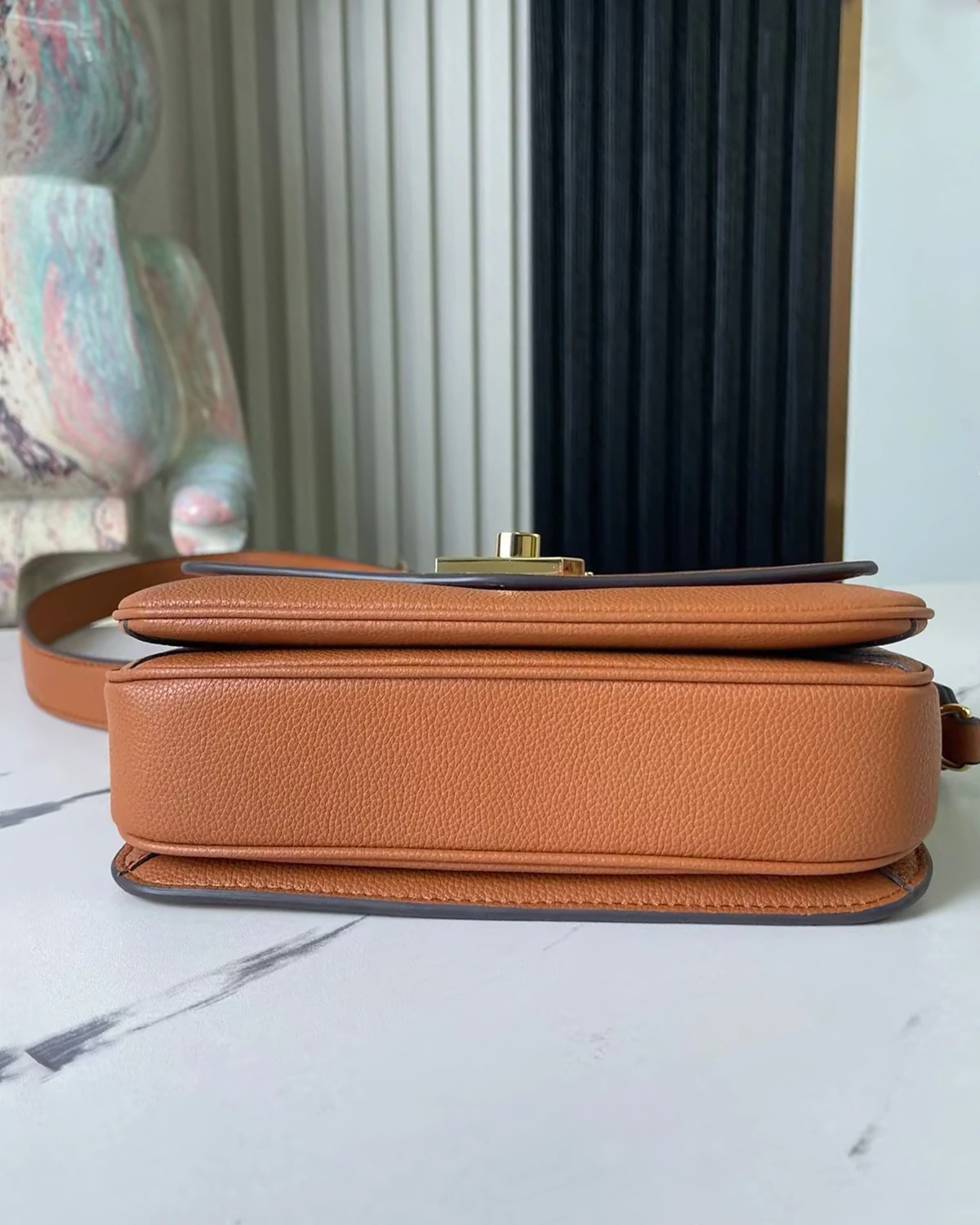 oxford-lockme-leather-bag-noir